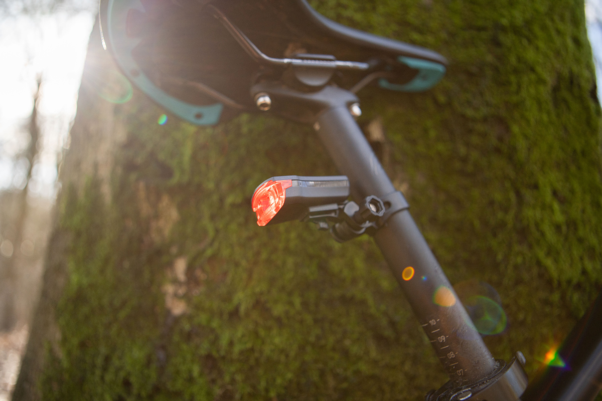 429745.R LYNX Feu arrière avec feu de freinage USB