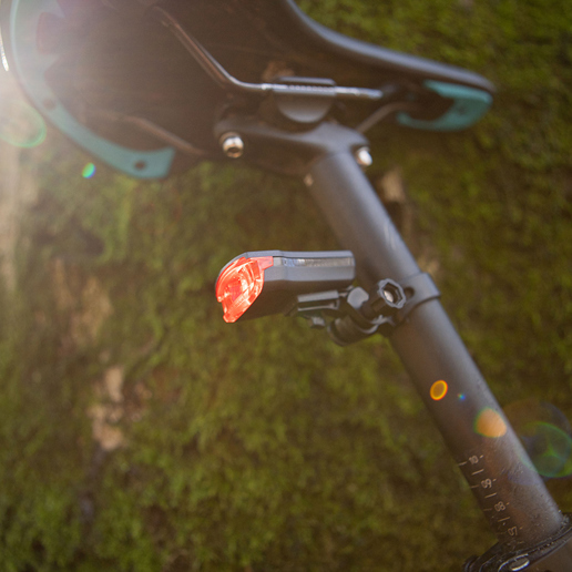 429745.R LYNX Achterlicht USB met remlicht functie