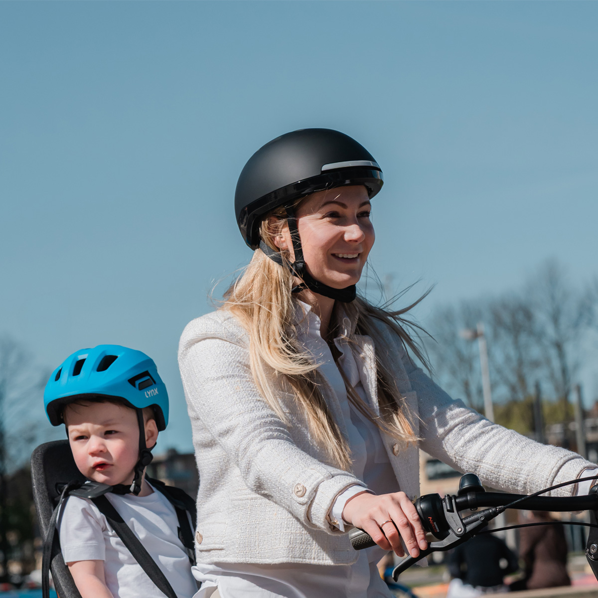 619122.BLA LYNX Cycling helmet Citylight (L) 59-62 cm