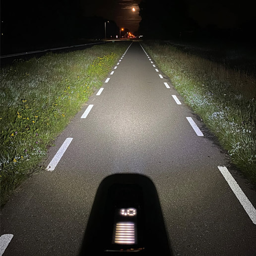 429743.F LYNX Phare avant USB Beam 1000